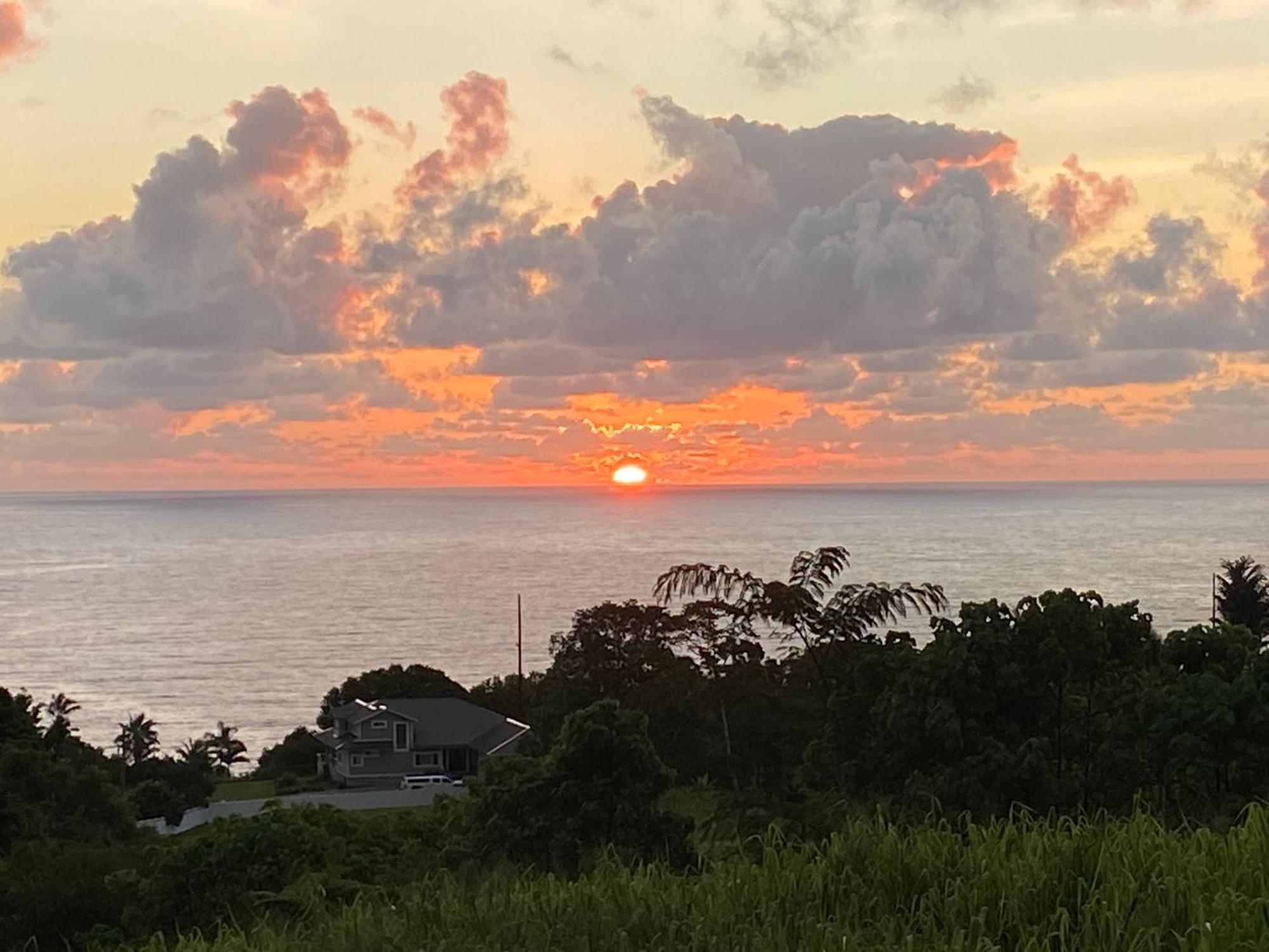 Hawaii Magic Skies Bed & Breakfast *