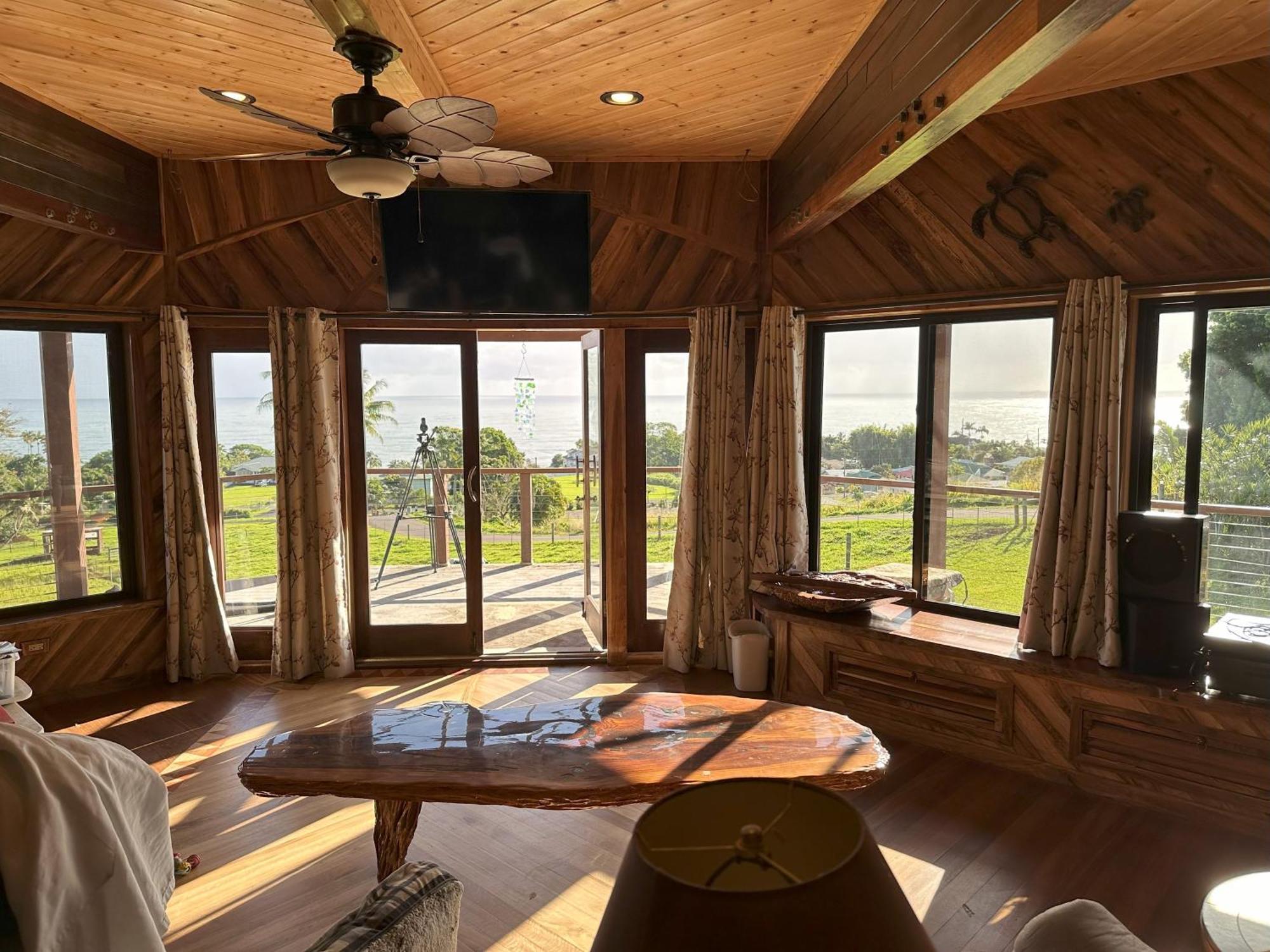 Hawaii Magic Skies Bed & Breakfast *