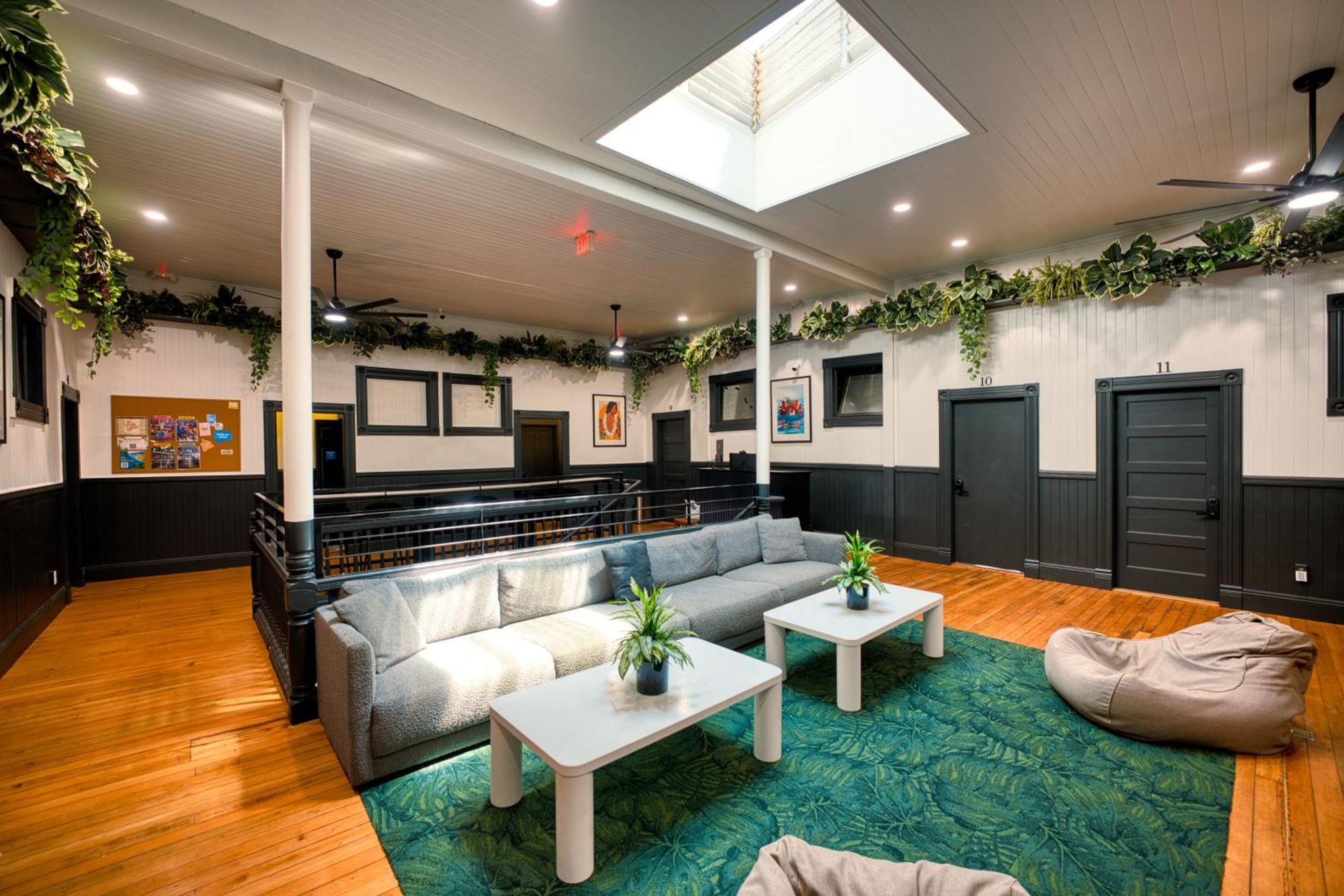 Howzit Hawaii Hostel Hilo