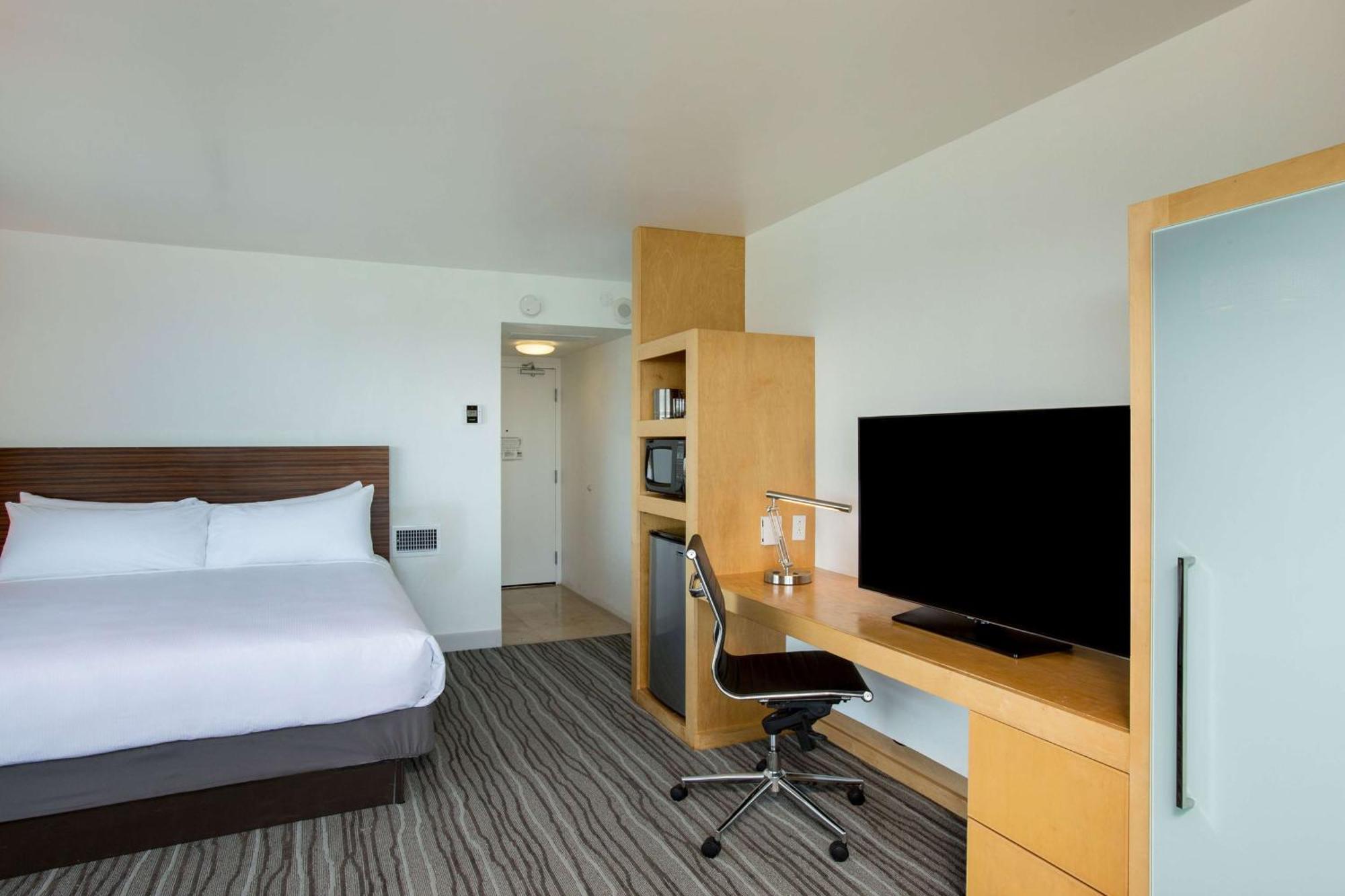 Resort Grand Naniloa Hotel, A Doubletree By Hilton