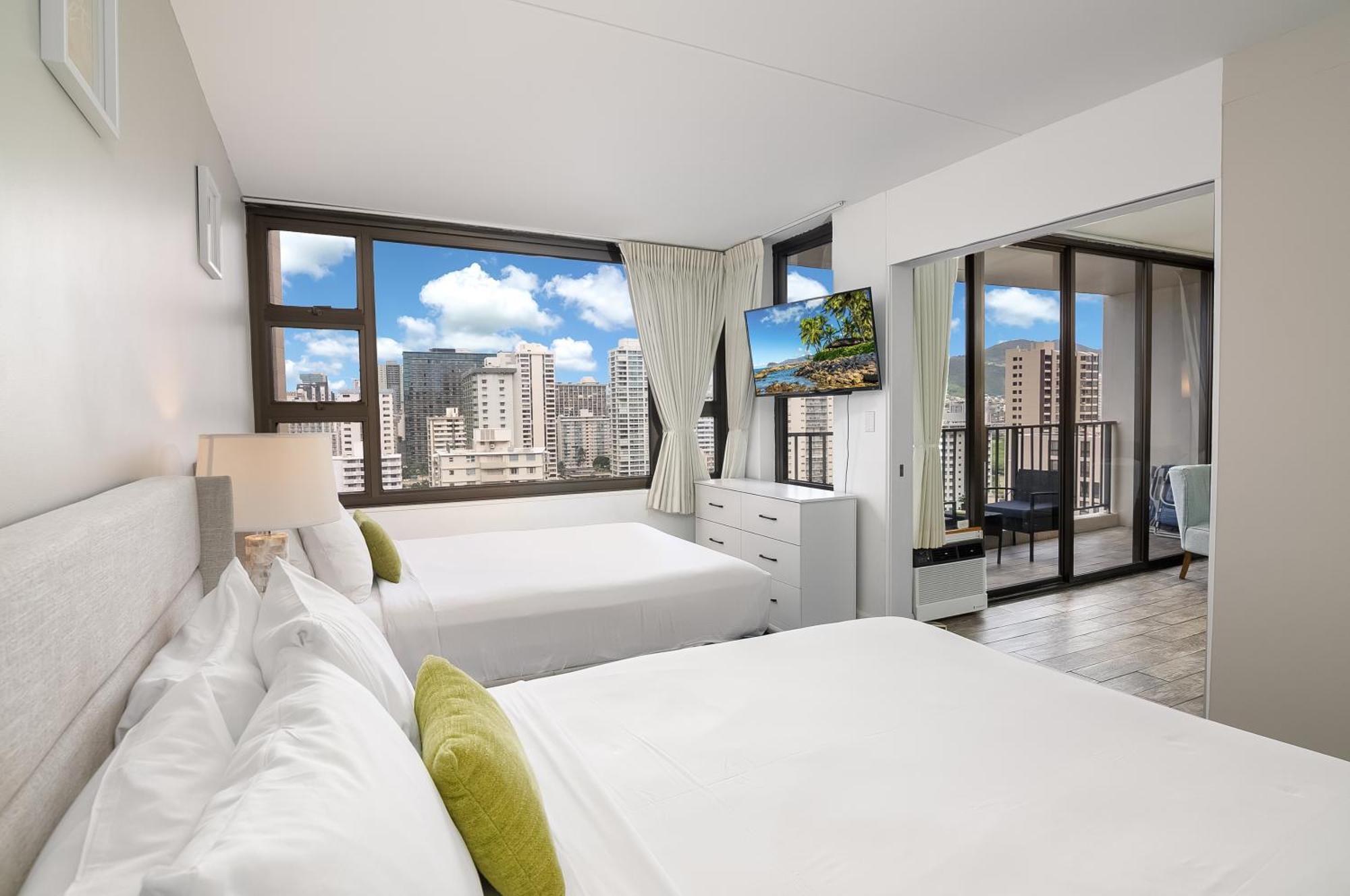 Apartment Aloha Vibes With Ocean Views, Near & Parking! Honolulu