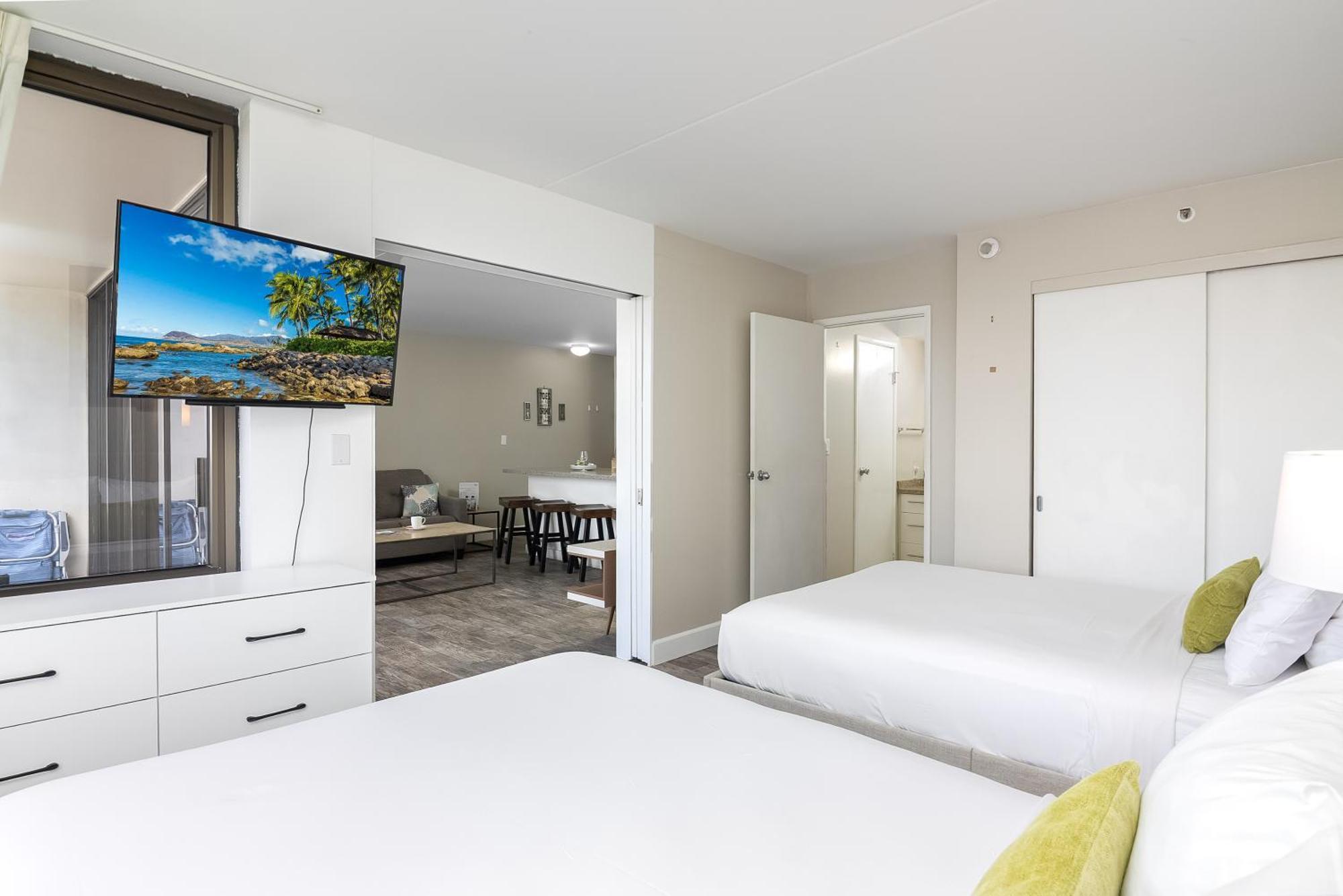 Apartment Aloha Vibes With Ocean Views, Near & Parking! Honolulu