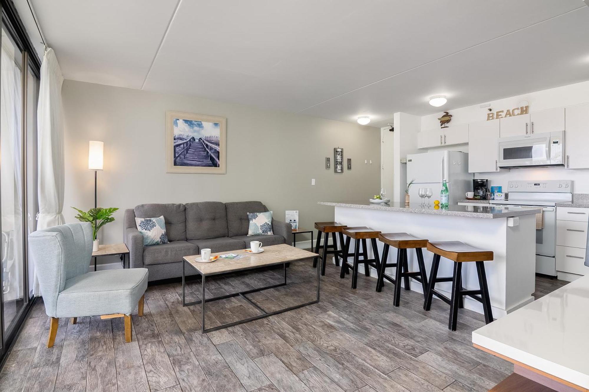 Aloha Vibes With Ocean Views, Near & Parking! *