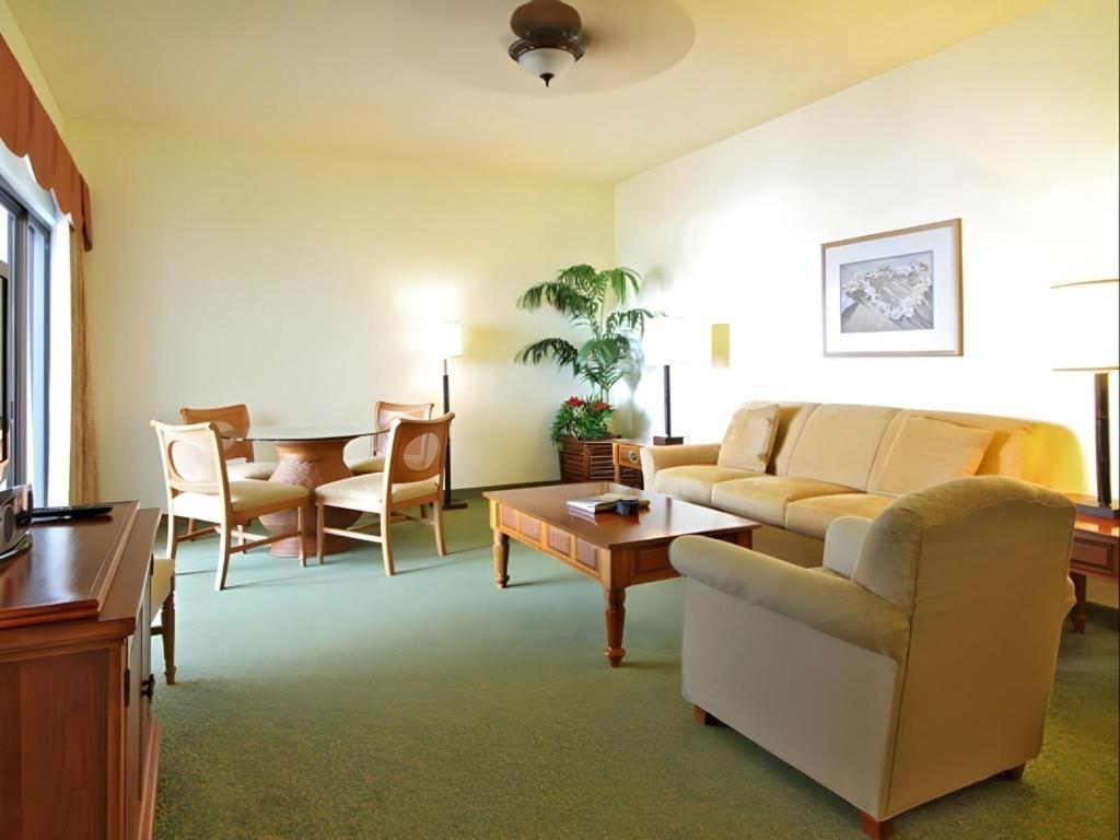 Wyndham Royal Sea Cliff Hotel