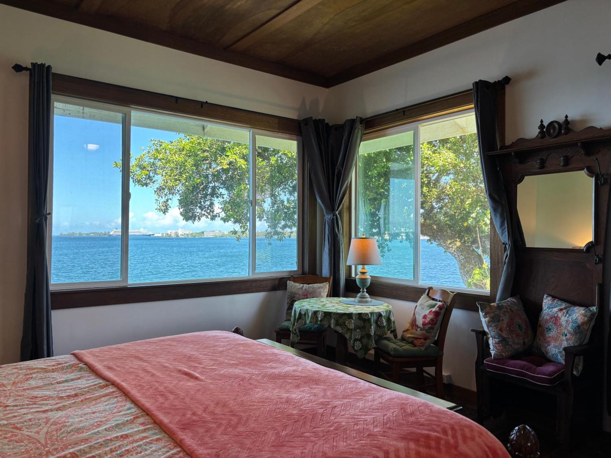 Bed & Breakfast Bay Oceanfront