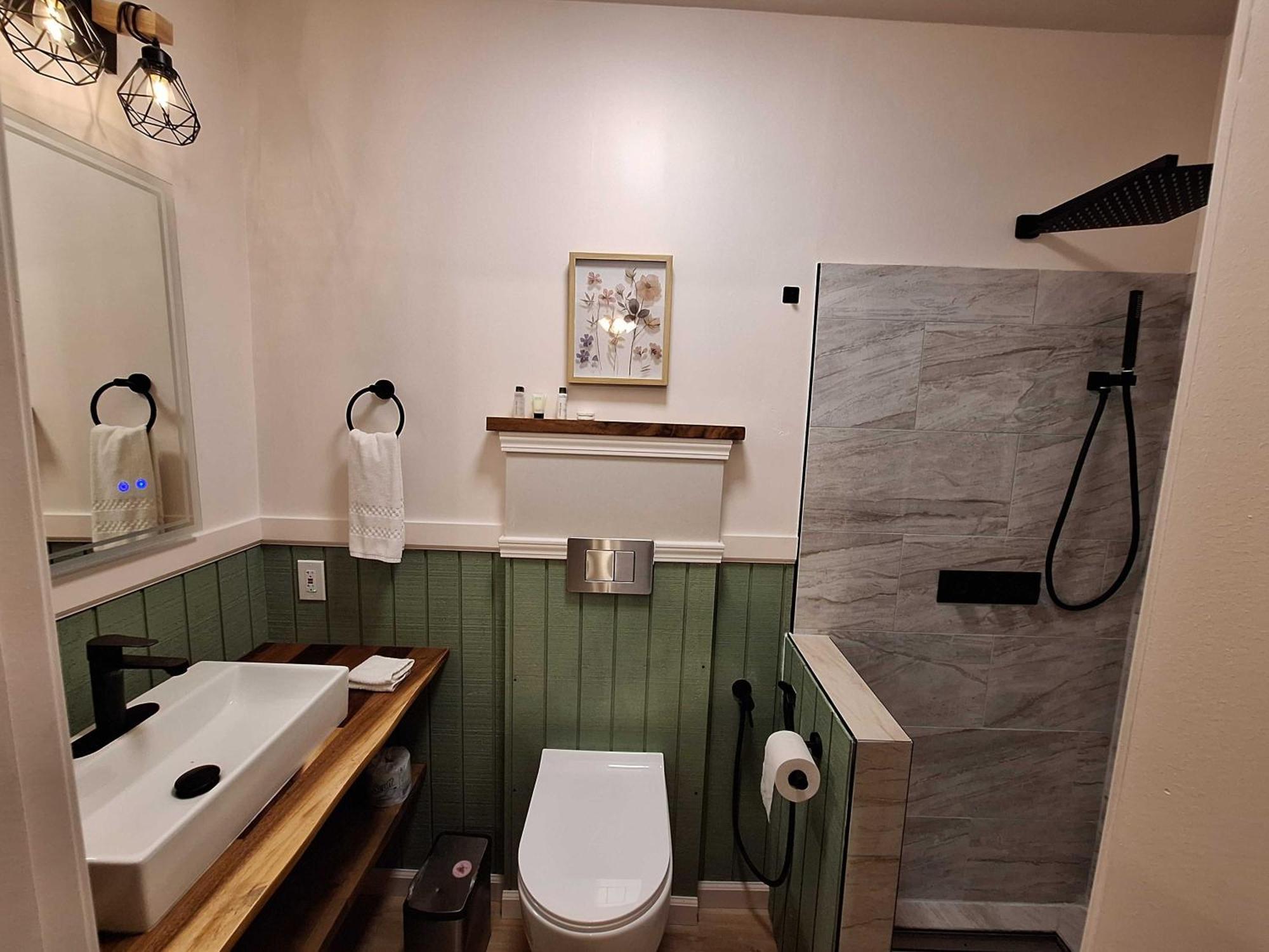 Wild Ginger Hotel 3*