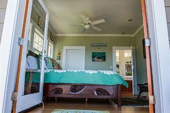 Hamakua Ranch House (adults Only)