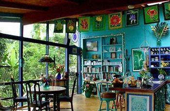 Dragonfly Ranch & Eco-spa Guest house