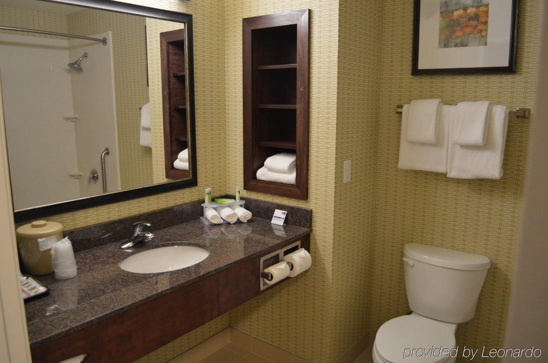Resort Express & By Ihg 3*