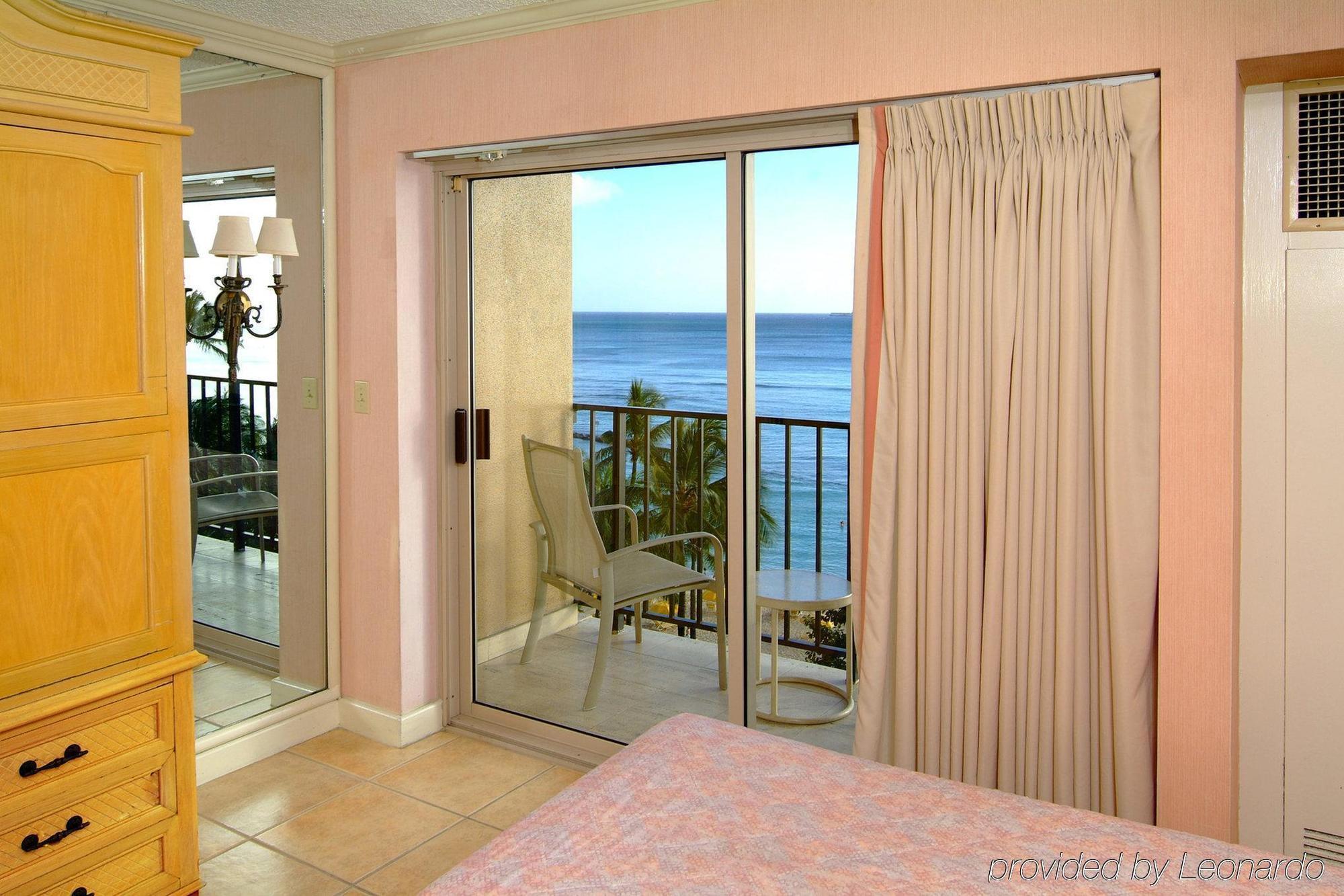 Aston Beachside Hotel Waikiki