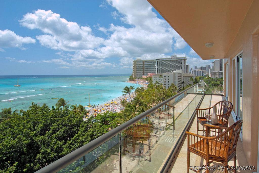 Aston Beachside Hotel 2*