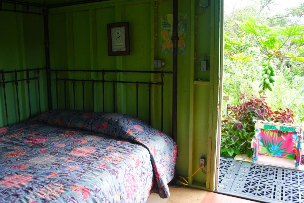 Hedonisia Hawaii Sustainable Community Lodge