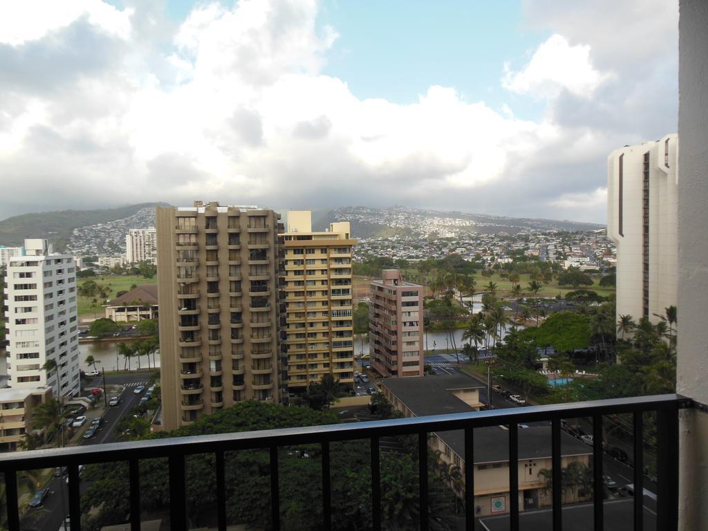 The Ali'i At Waikiki Banyan Apartment