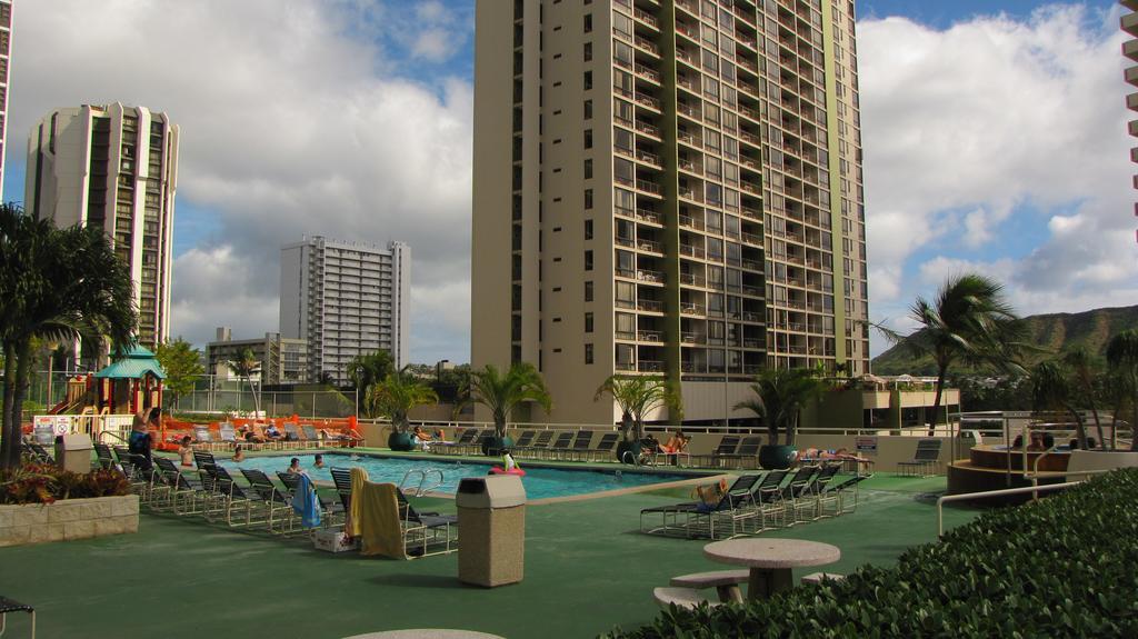 The Ali'i At Waikiki Banyan *