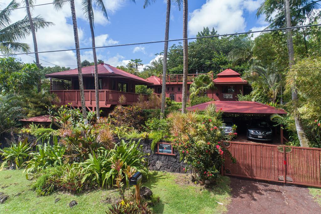 The Bali House And At Hawaii * Kehena