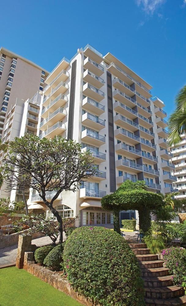 Coconut Waikiki Hotel 3*