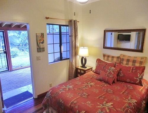Inn The At Kulaniapia Falls Hilo