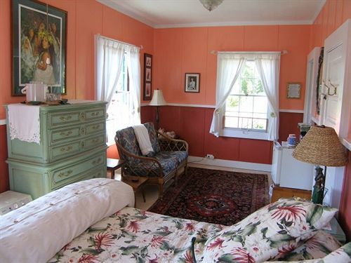 Aloha Happy Place Bed & Breakfast