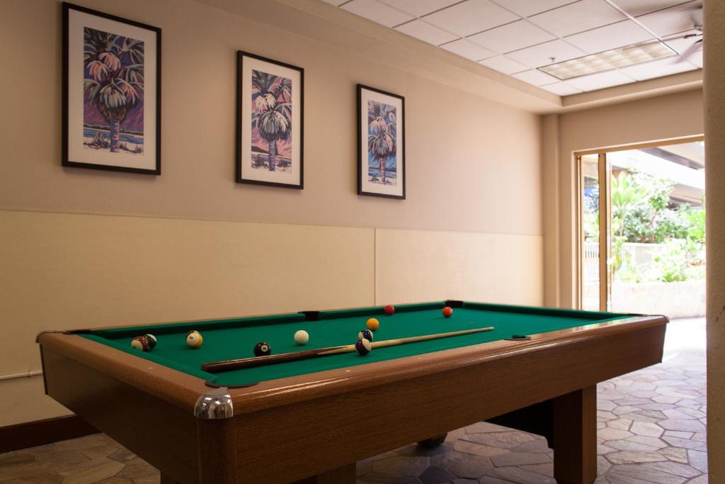 Club Wyndham At Waikiki Walk Hotel 3*