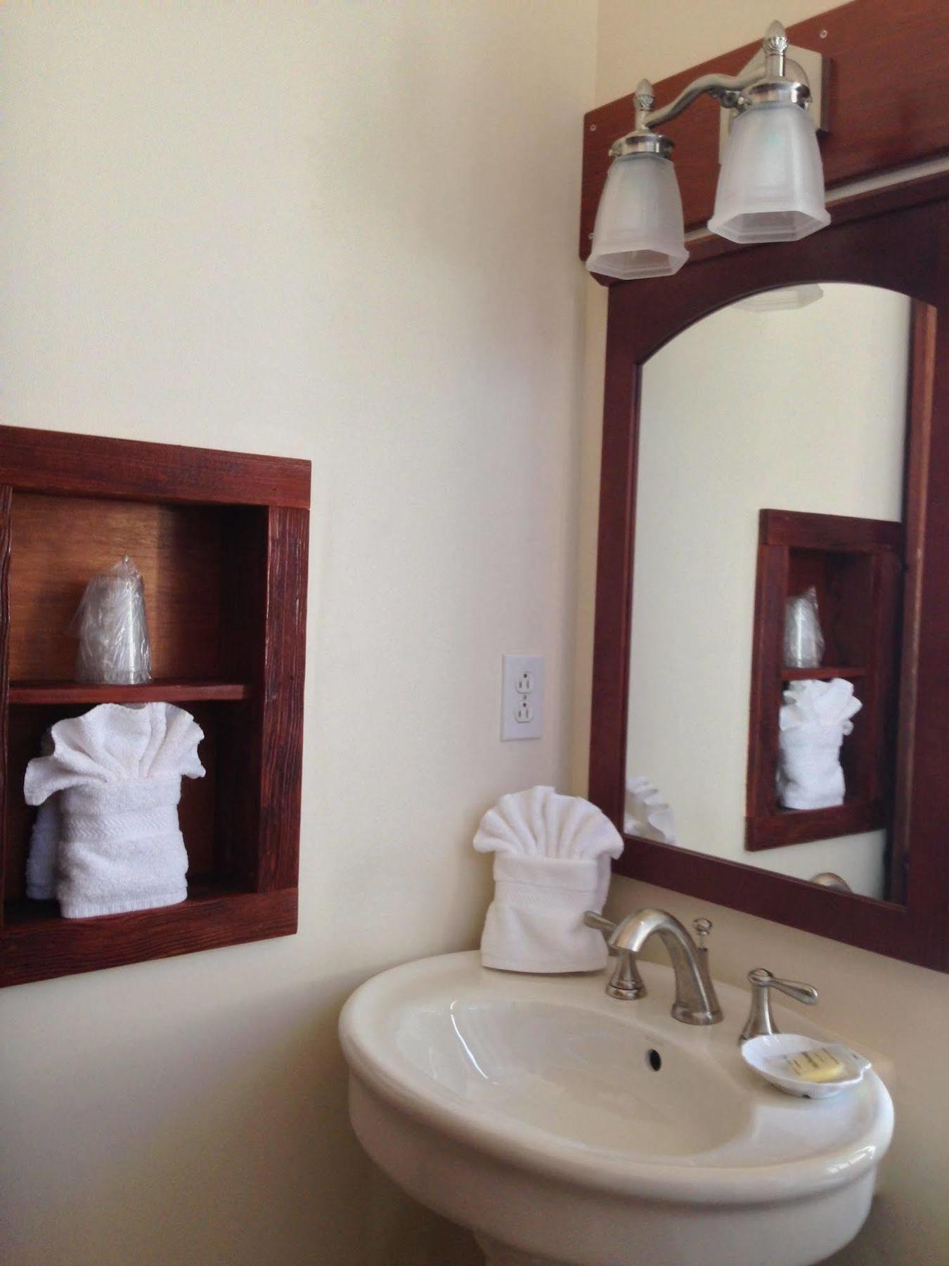 Bed & Breakfast Poipu 3*