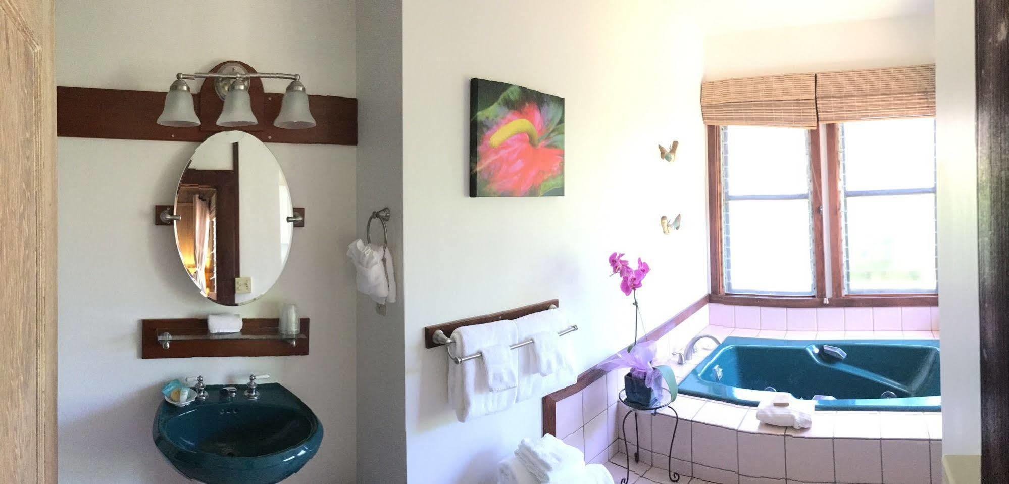 Poipu Bed & Breakfast 3*