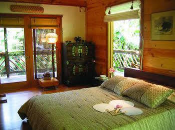 Lotus Garden Bed & Breakfast Volcano