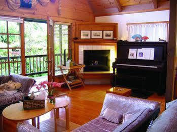 Lotus Garden Bed & Breakfast Volcano