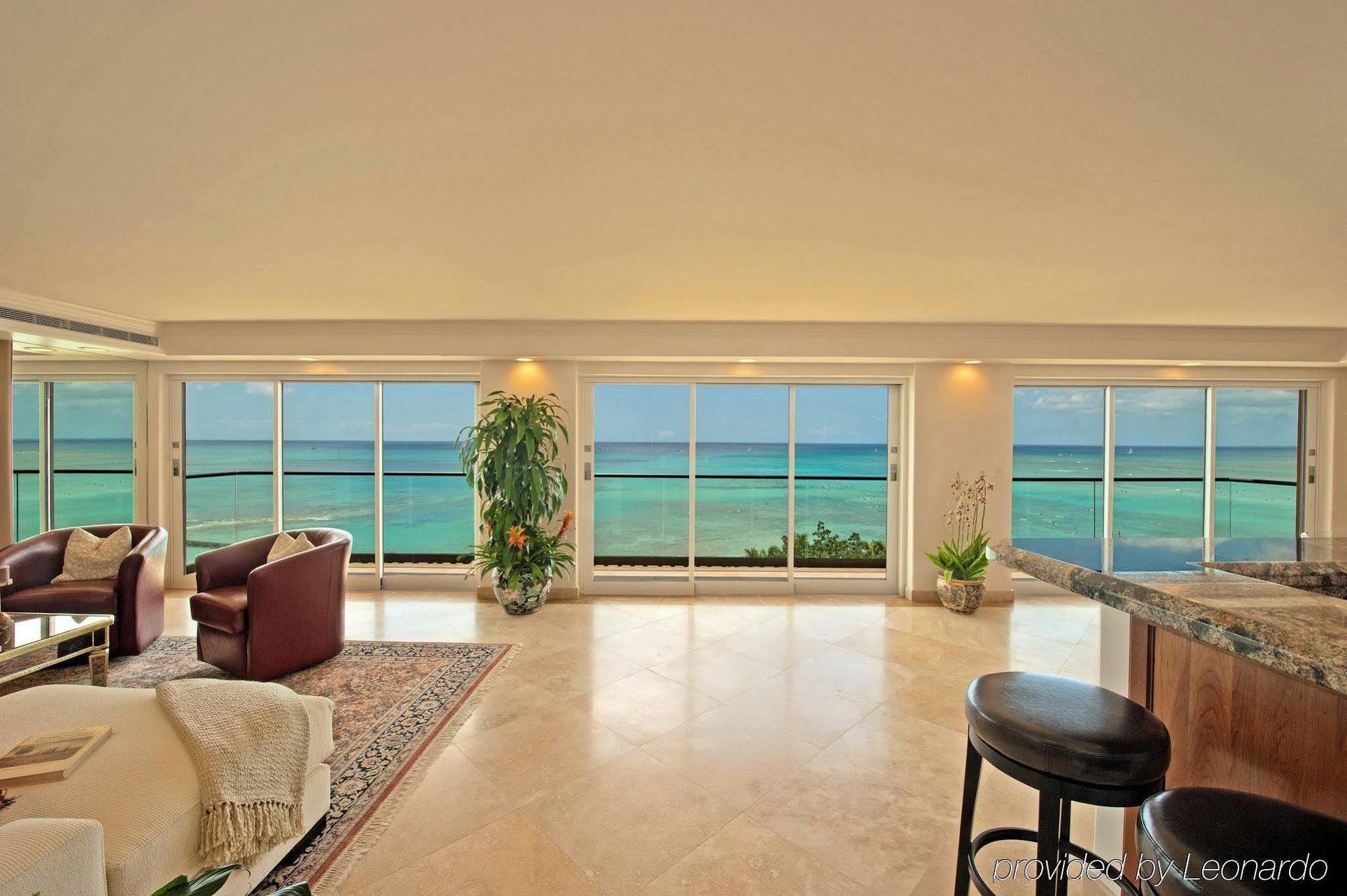 Hotel Aston Beachside 2*