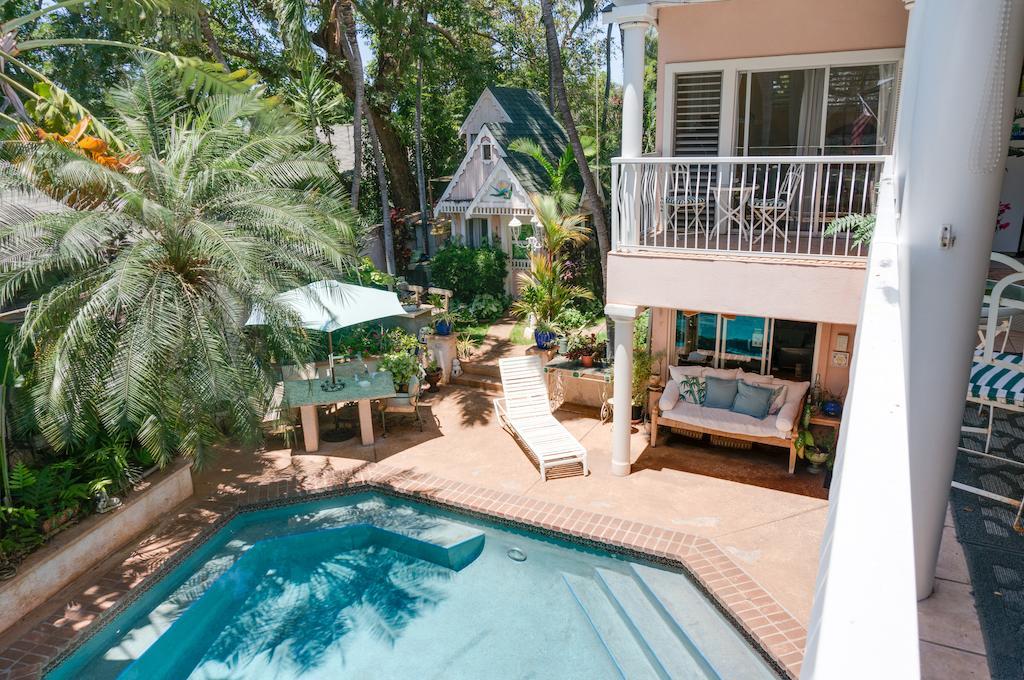 Old House-walk To Town & Beach! 3*