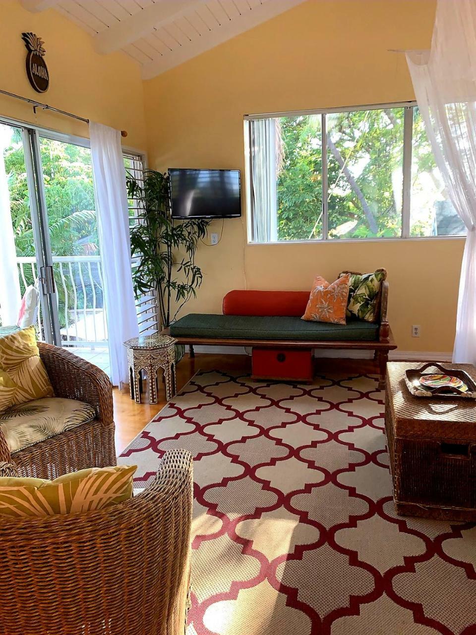 Old House-walk To Town & Beach! 3* Lahaina
