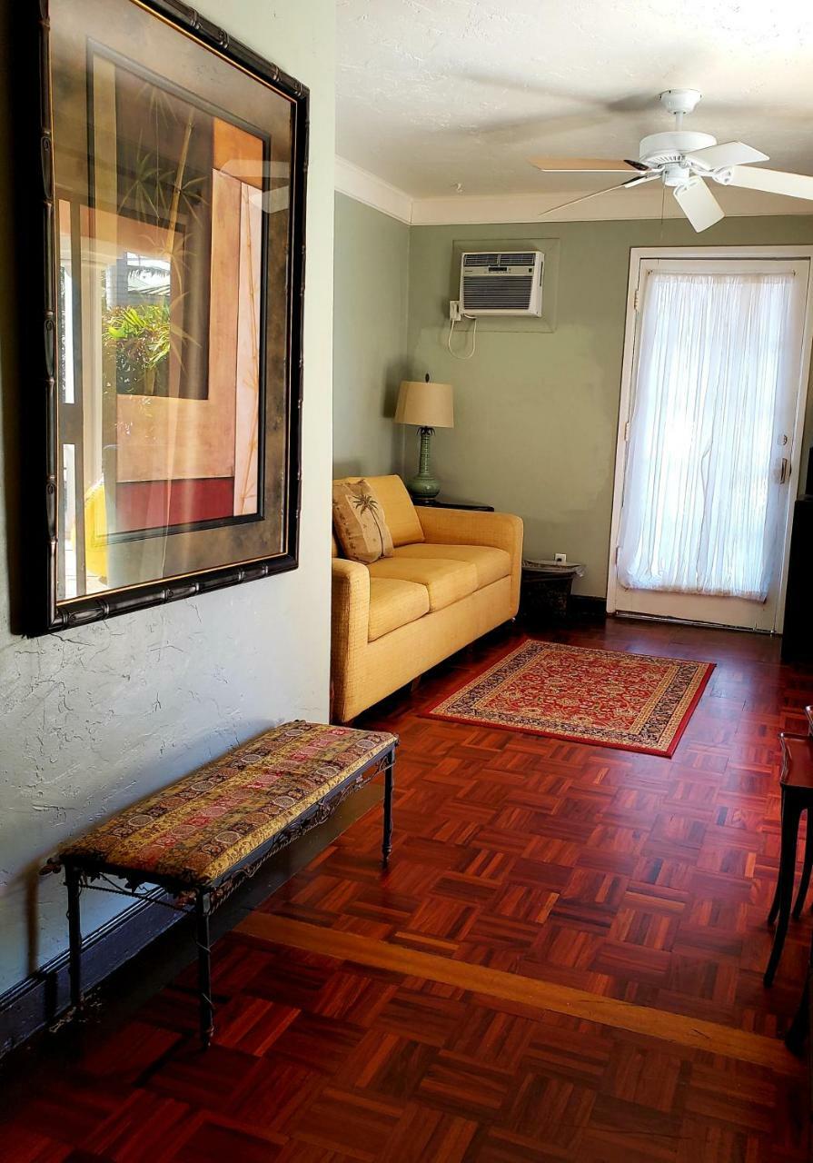 Old House-walk To Town & Beach! 3* Lahaina