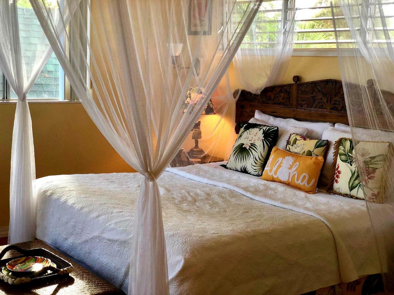 Old House-walk To Town & Beach! Guest house Lahaina