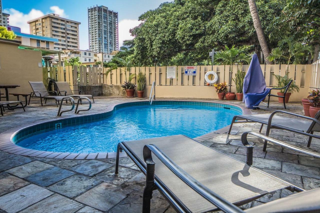 Beautiful In The Heart Of Vibrant Waikiki
