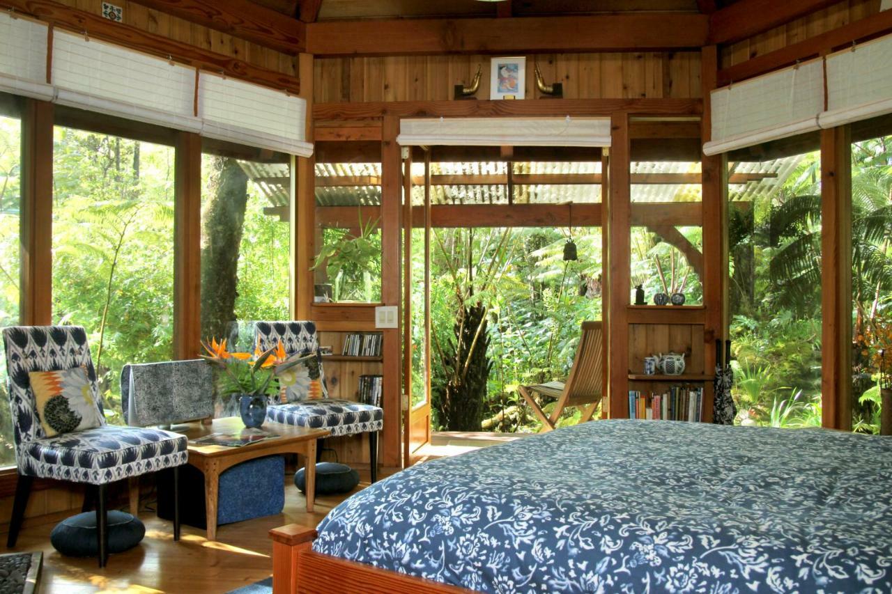 Bed & Breakfast Rainforest Retreat Volcano