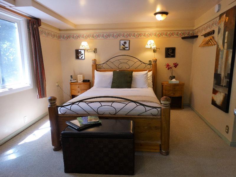 Lodge Kilauea
